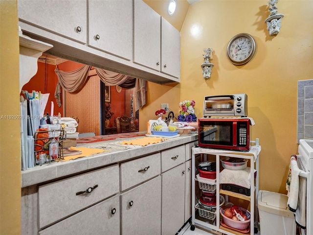 2770 NW 193rd Ter, Miami Gardens, FL 33056