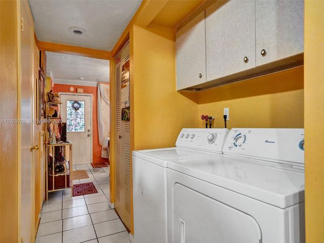 2770 NW 193rd Ter, Miami Gardens, FL 33056