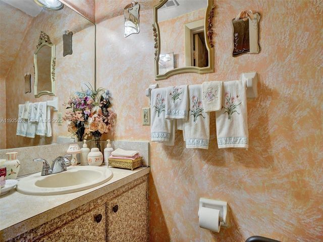 2770 NW 193rd Ter, Miami Gardens, FL 33056