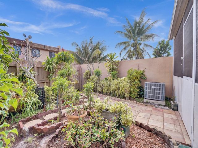 2770 NW 193rd Ter, Miami Gardens, FL 33056