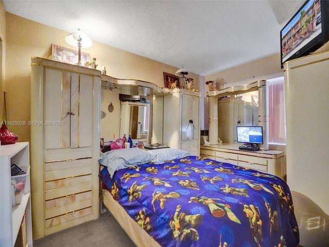 2770 NW 193rd Ter, Miami Gardens, FL 33056