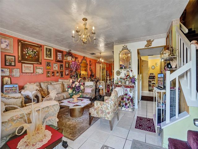 2770 NW 193rd Ter, Miami Gardens, FL 33056