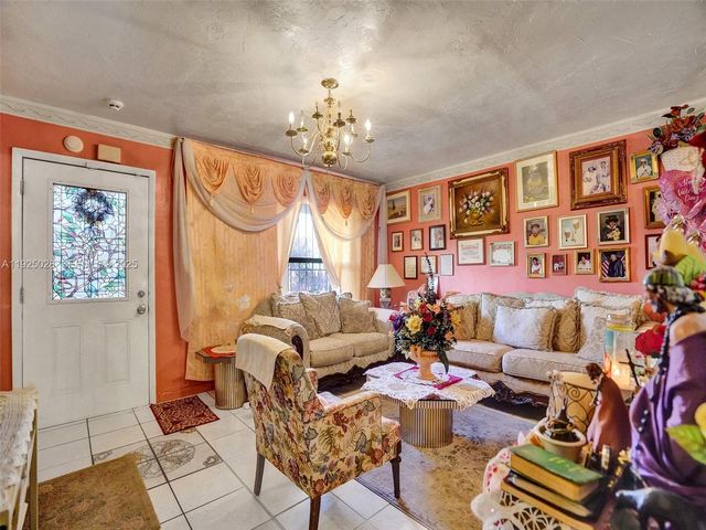 2770 NW 193rd Ter, Miami Gardens, FL 33056