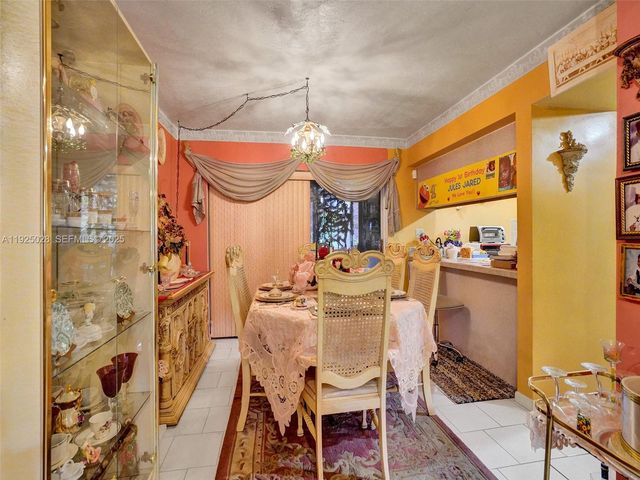 2770 NW 193rd Ter, Miami Gardens, FL 33056