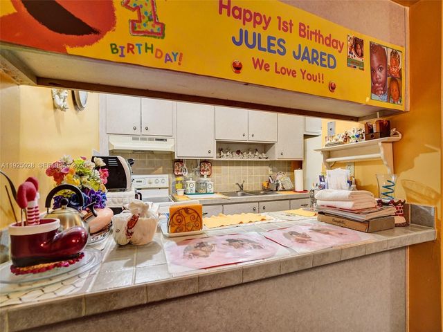 2770 NW 193rd Ter, Miami Gardens, FL 33056