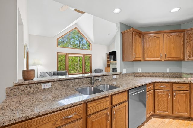 6147 Autumn Ridge, Richland Twp, MI 49083