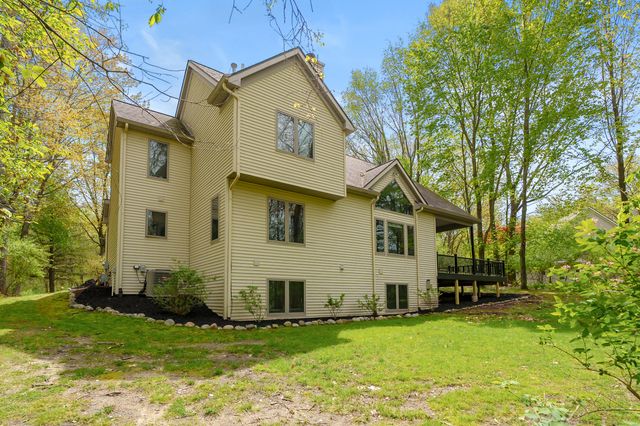 6147 Autumn Ridge, Richland Twp, MI 49083