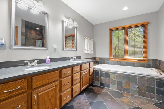 6147 Autumn Ridge, Richland Twp, MI 49083