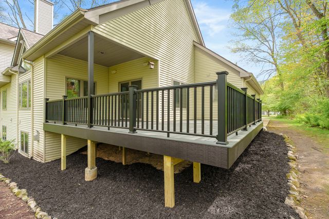 6147 Autumn Ridge, Richland Twp, MI 49083