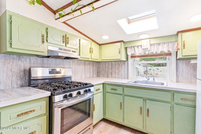 172 Cherry Quay Road, Brick, NJ 08723
