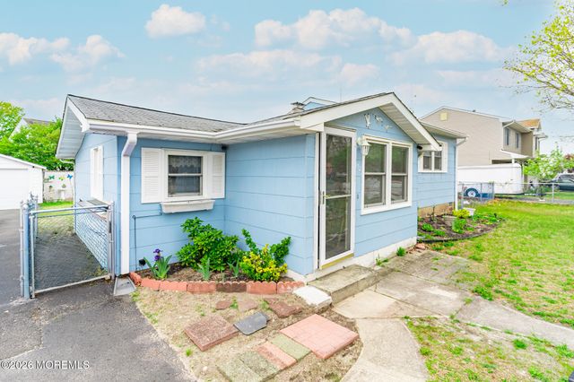172 Cherry Quay Road, Brick, NJ 08723