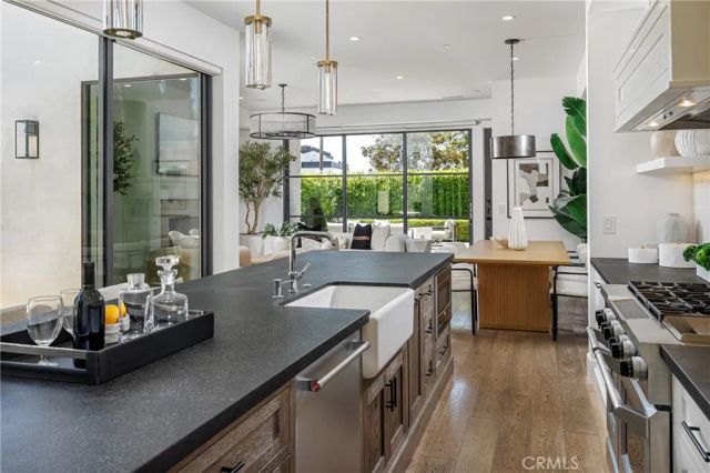 408 Poinsettia Avenue, Corona Del Mar, CA 92625