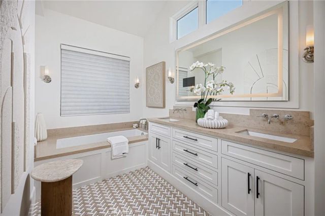 408 Poinsettia Avenue, Corona Del Mar, CA 92625
