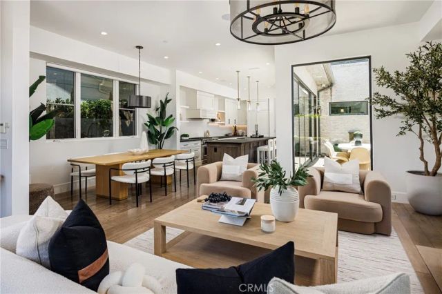 408 Poinsettia Avenue, Corona Del Mar, CA 92625