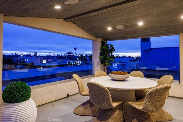 408 Poinsettia Avenue, Corona Del Mar, CA 92625