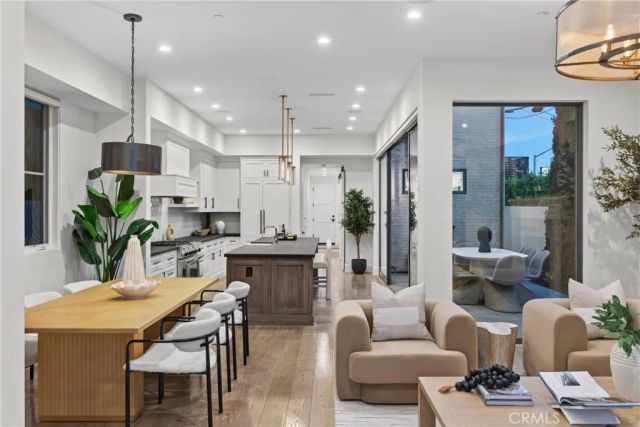 408 Poinsettia Avenue, Corona Del Mar, CA 92625