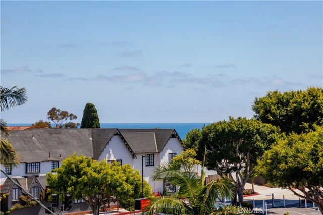 408 Poinsettia Avenue, Corona Del Mar, CA 92625