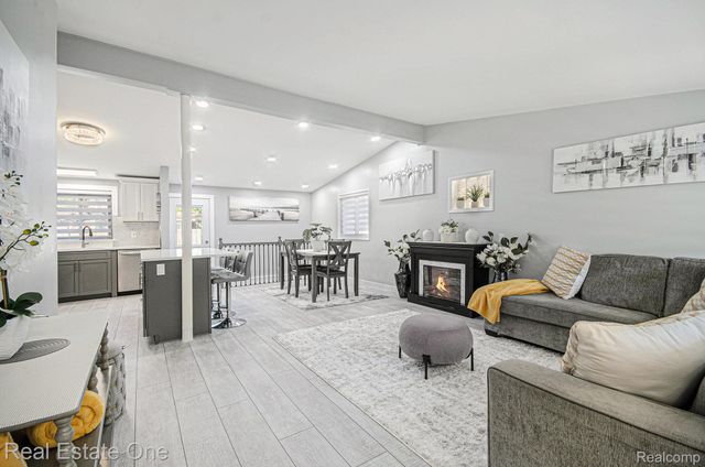 9720 Seavitt Drive, Allen Park, MI 48101