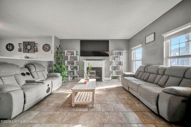 10612 Evanwood Dr, Louisville, KY 40228