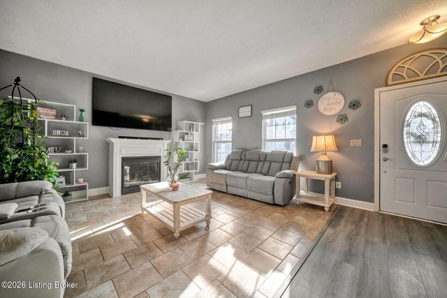 10612 Evanwood Dr, Louisville, KY 40228