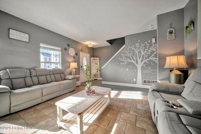 10612 Evanwood Dr, Louisville, KY 40228