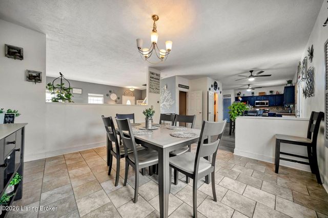 10612 Evanwood Dr, Louisville, KY 40228