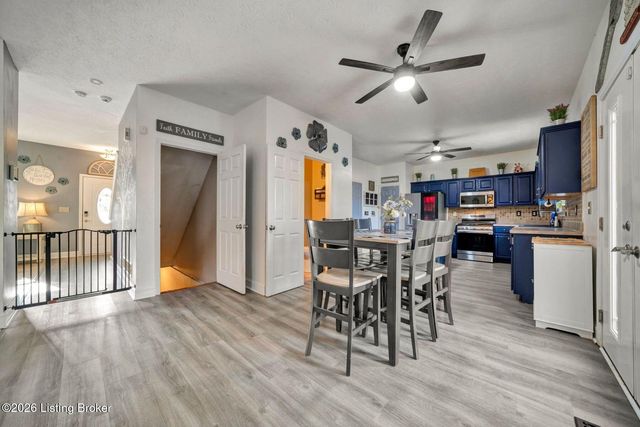 10612 Evanwood Dr, Louisville, KY 40228