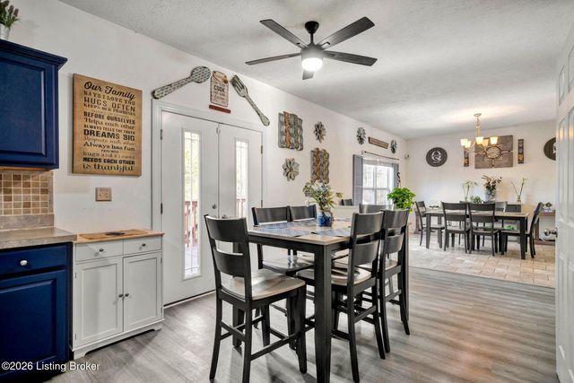 10612 Evanwood Dr, Louisville, KY 40228