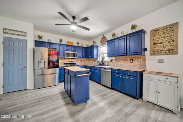 10612 Evanwood Dr, Louisville, KY 40228