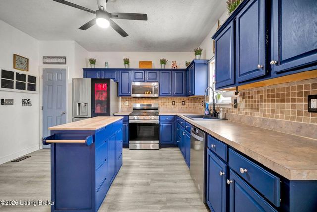 10612 Evanwood Dr, Louisville, KY 40228