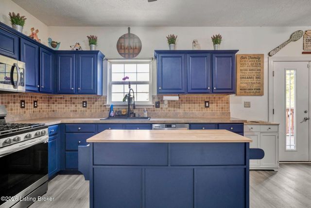 10612 Evanwood Dr, Louisville, KY 40228