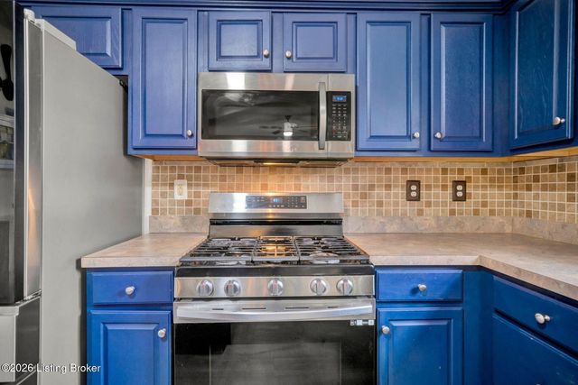 10612 Evanwood Dr, Louisville, KY 40228