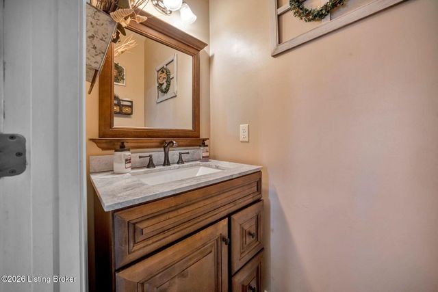 10612 Evanwood Dr, Louisville, KY 40228