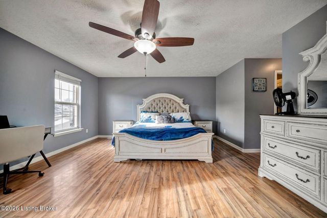 10612 Evanwood Dr, Louisville, KY 40228