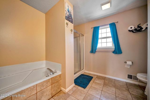 10612 Evanwood Dr, Louisville, KY 40228