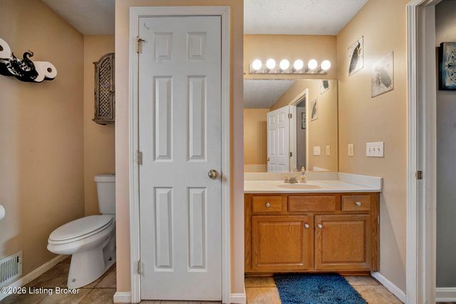 10612 Evanwood Dr, Louisville, KY 40228