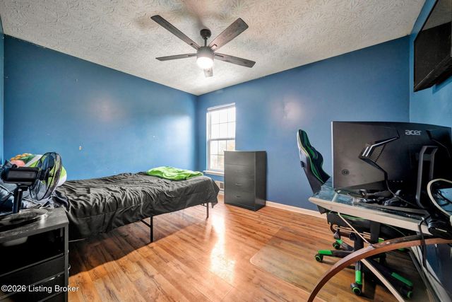 10612 Evanwood Dr, Louisville, KY 40228