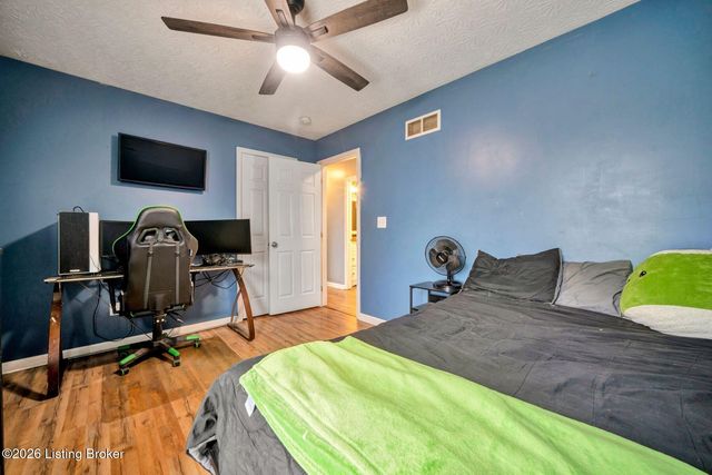 10612 Evanwood Dr, Louisville, KY 40228