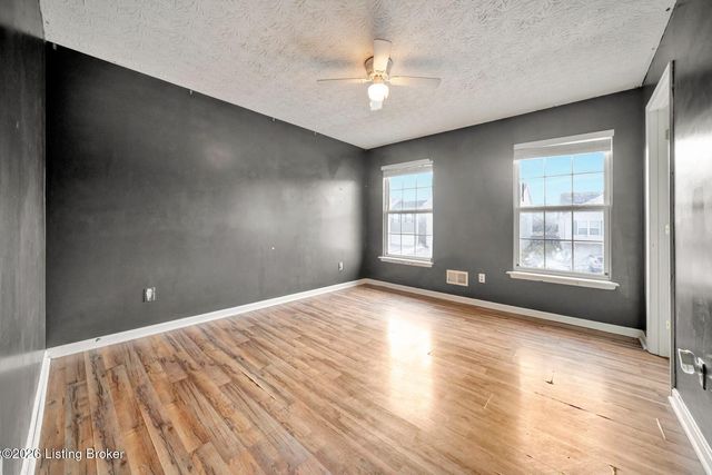 10612 Evanwood Dr, Louisville, KY 40228