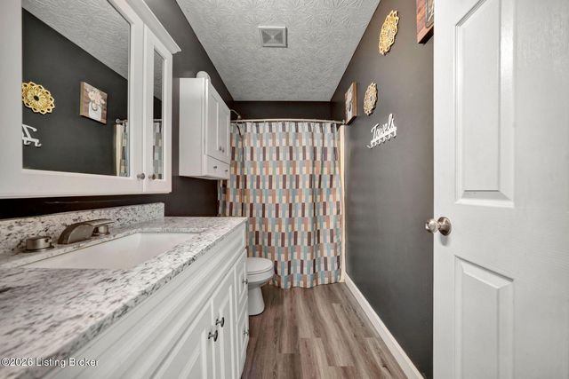 10612 Evanwood Dr, Louisville, KY 40228