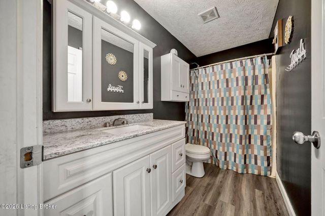 10612 Evanwood Dr, Louisville, KY 40228