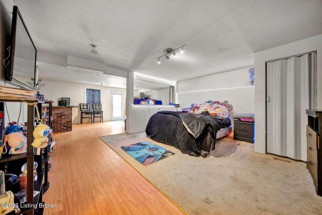 10612 Evanwood Dr, Louisville, KY 40228