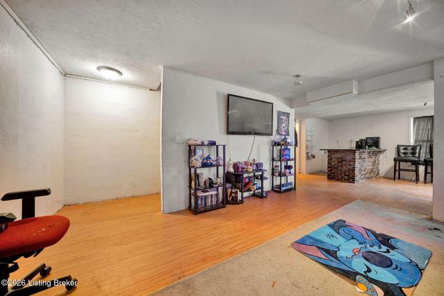 10612 Evanwood Dr, Louisville, KY 40228