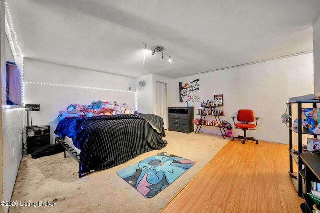 10612 Evanwood Dr, Louisville, KY 40228