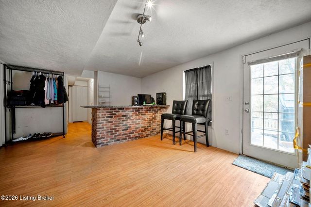 10612 Evanwood Dr, Louisville, KY 40228