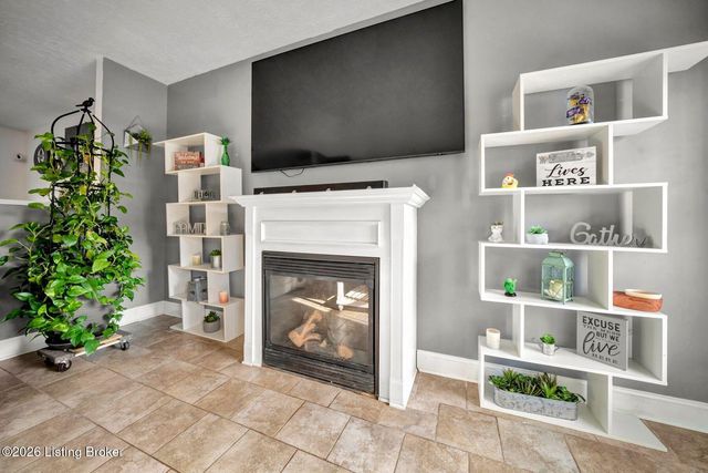 10612 Evanwood Dr, Louisville, KY 40228