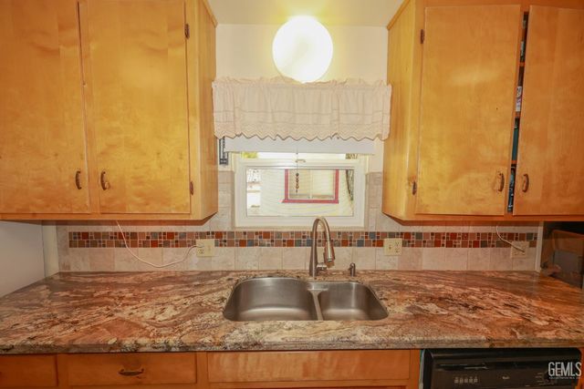 8212 Rocky Hill Road, Onyx, CA 93255