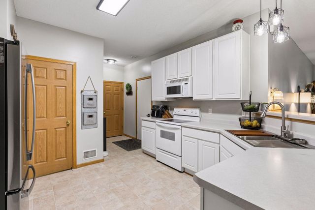 1853 Pintail Avenue, Shakopee, MN 55379