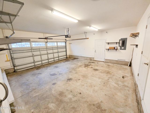 412 Moss Springs Drive, Swansboro, NC 28584