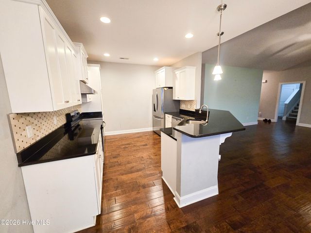 412 Moss Springs Drive, Swansboro, NC 28584